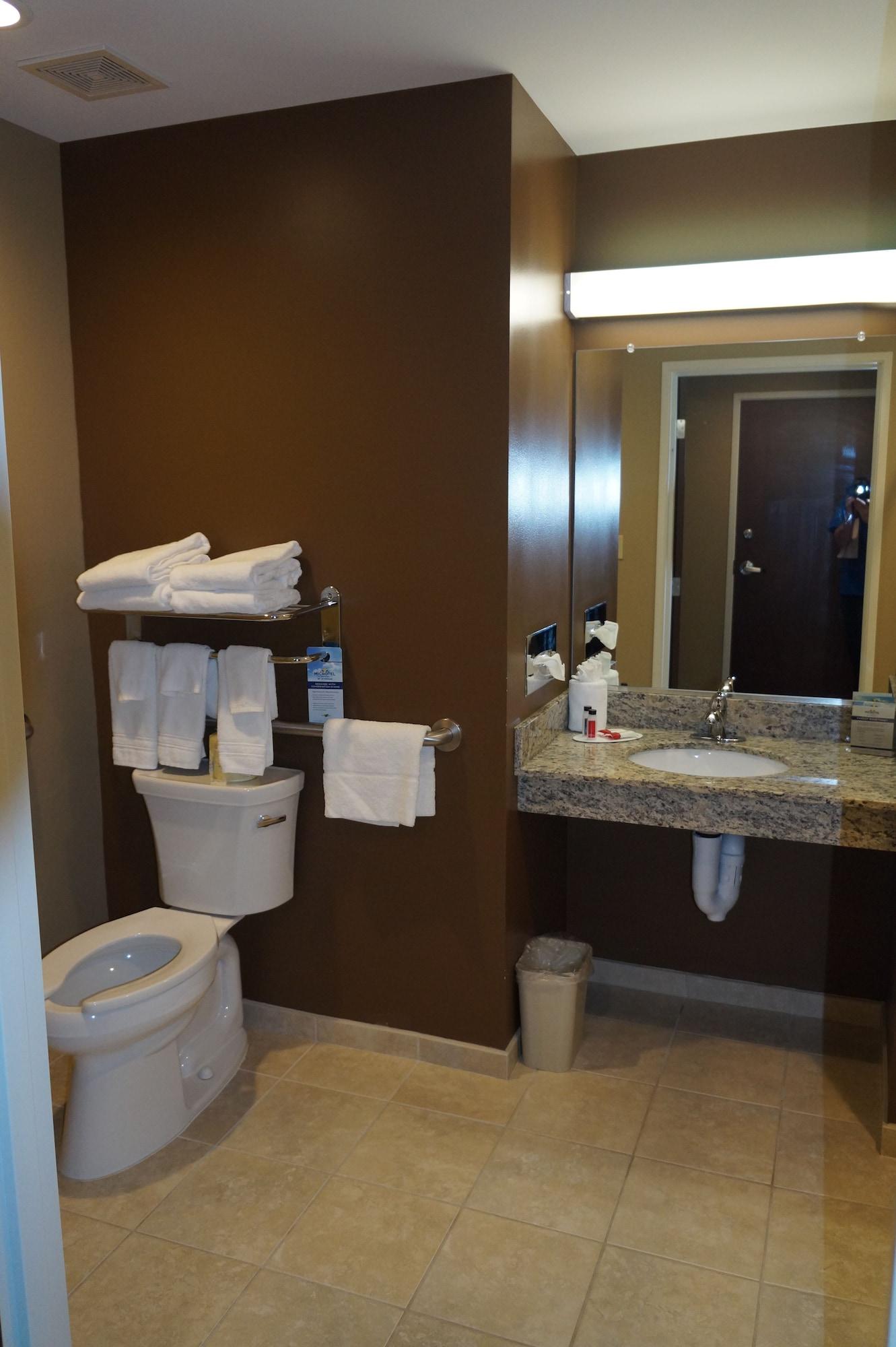 Microtel Inn & Suites By Wyndham Cambridge Luaran gambar