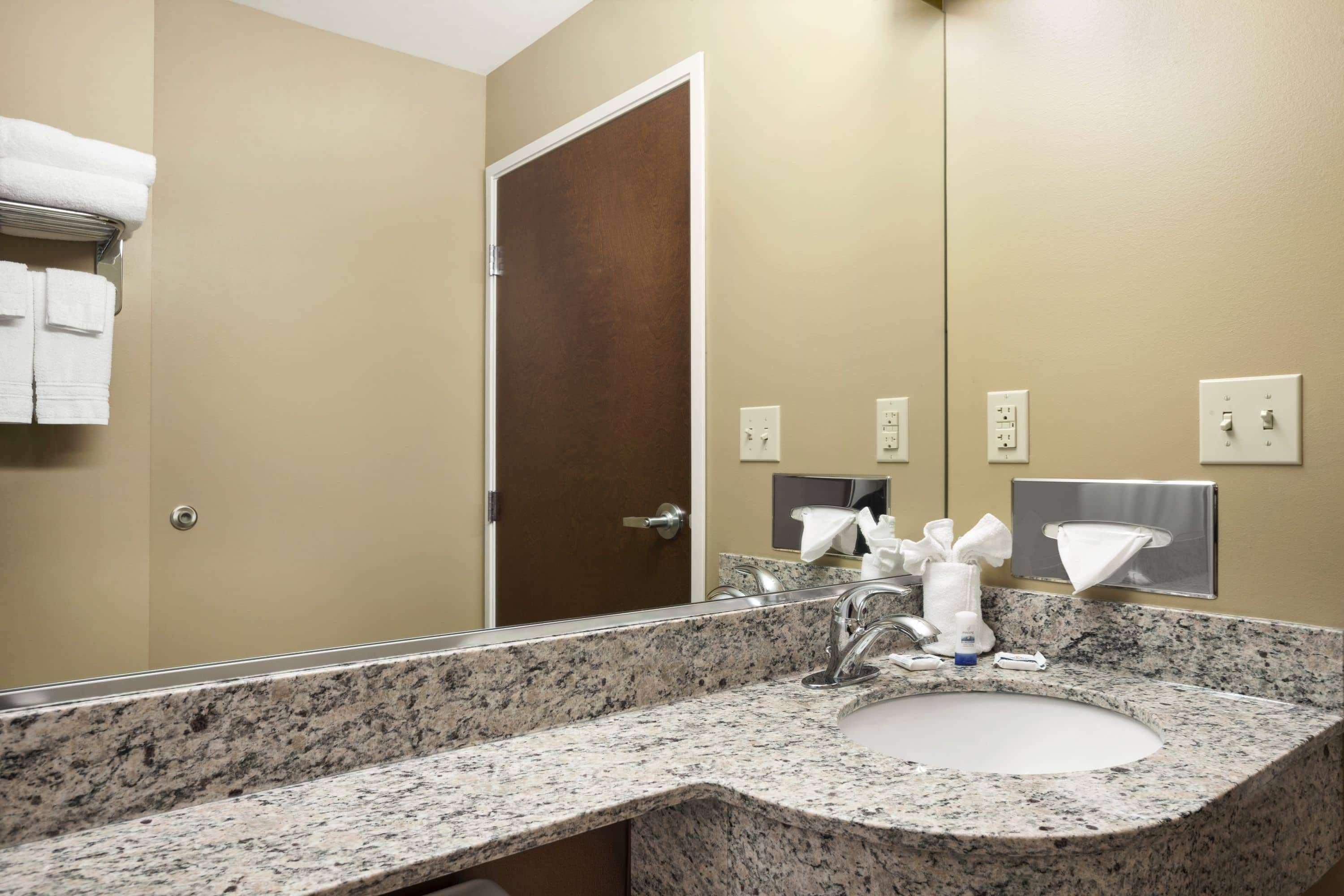 Microtel Inn & Suites By Wyndham Cambridge Luaran gambar